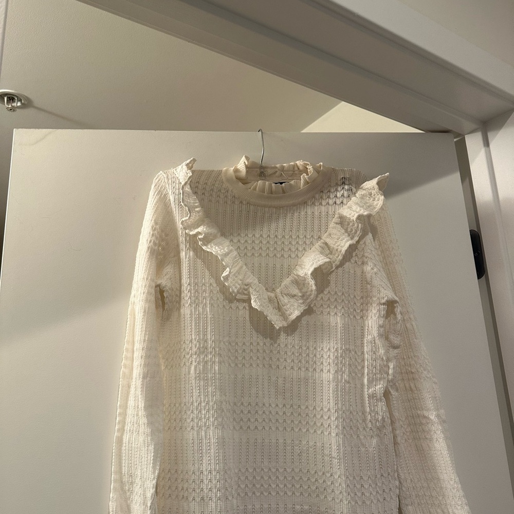 Few Moda - Elegant Cream Ruffled Women's Top - L